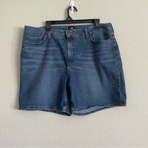 Lee Denim Jean shorts casual woman everyday summer size 20M longer length - Picture 2 of 8